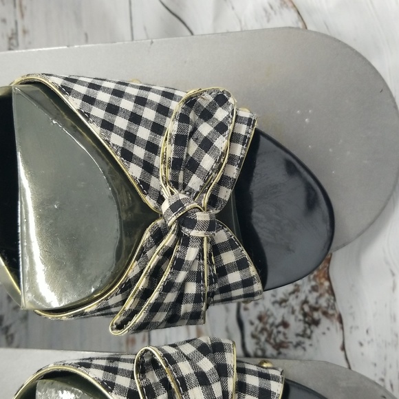 🎉HP🎉Unisa Black and White Gold Studded heels with bow - Picture 6 of 11